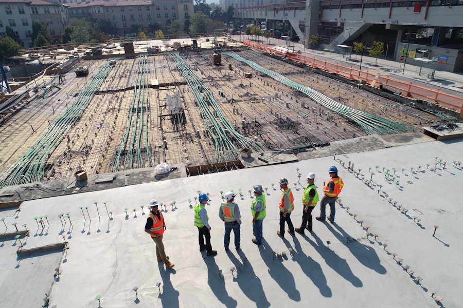Pekerja di site proyek